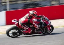 SBK 2026. GP del Regno Unito. Nicolò Bulega davanti a tutti nelle libere di Donington