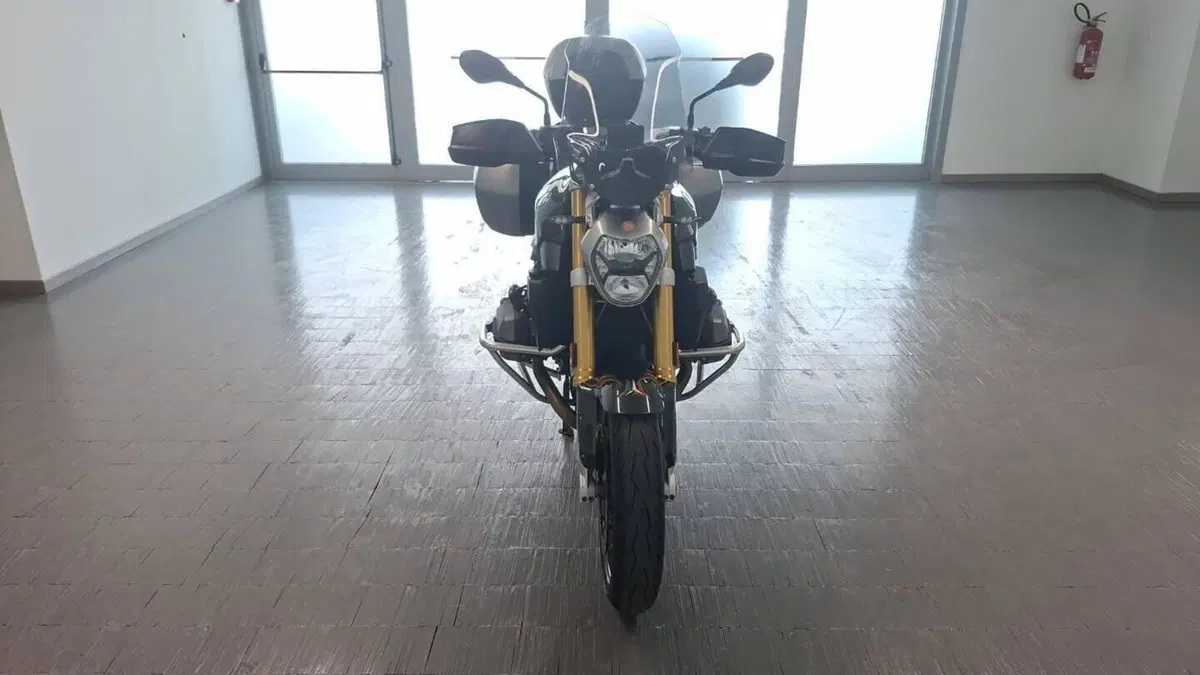 Bmw R 1200 R Black Edition (2017 - 18)  (2)