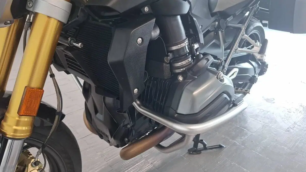Bmw R 1200 R Black Edition (2017 - 18)  (10)