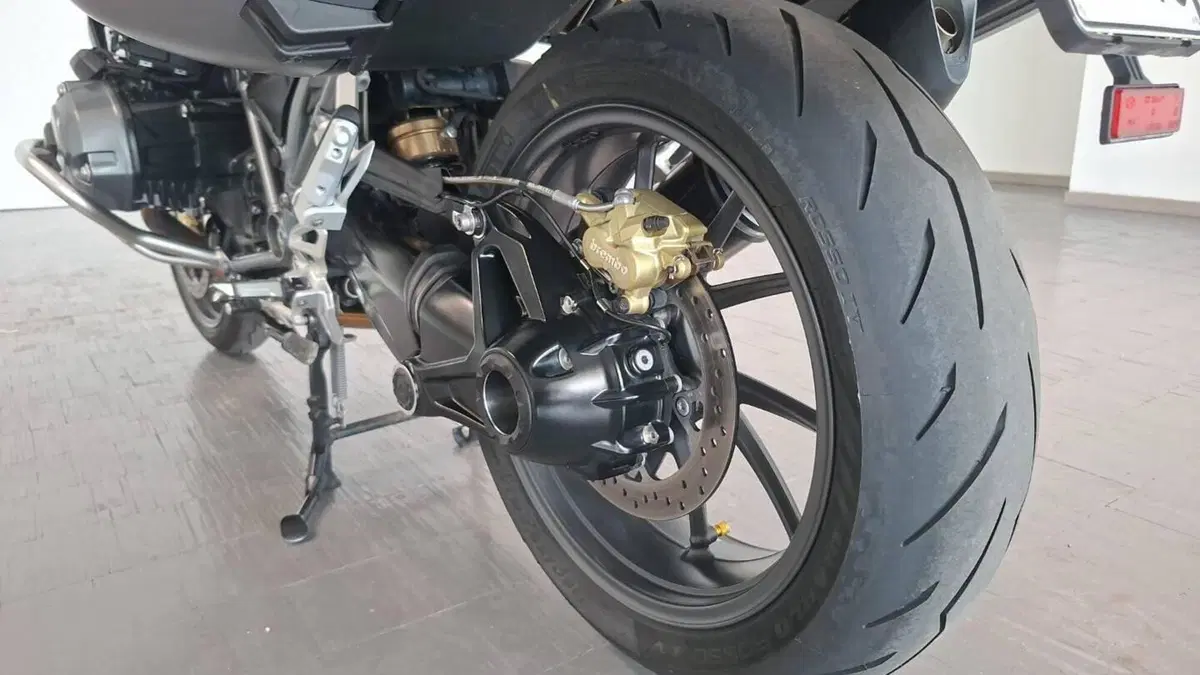 Bmw R 1200 R Black Edition (2017 - 18)  (17)