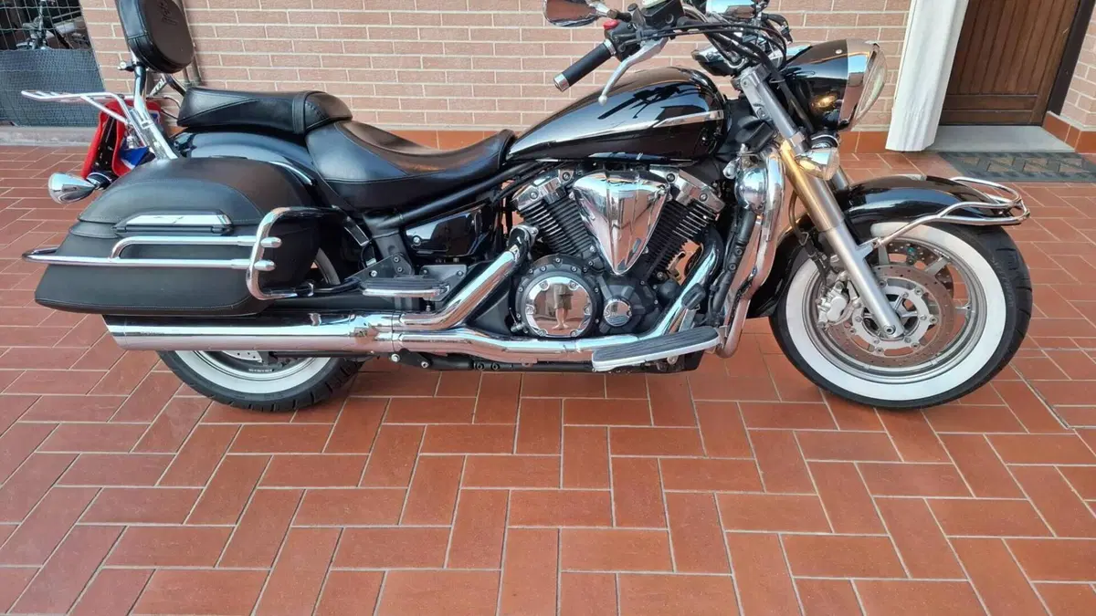 Yamaha XVS 1300 Midnight Star (2006 - 16) 