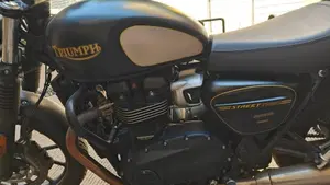 Triumph Street Twin 900 (2021 - 22)  (6)