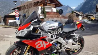 Aprilia RSV4 RF ABS (2015 - 17) usata