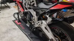 Aprilia RSV4 RF ABS (2015 - 17)  (2)