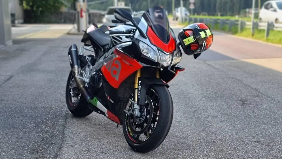 Aprilia RSV4 RF ABS (2015 - 17)  (3)