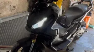 Honda X-ADV 750 (2018 - 20)  (2)
