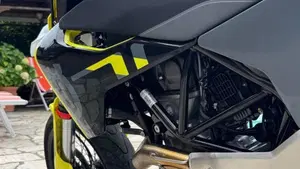 Husqvarna 701 Supermoto (2023 - 25)  (5)