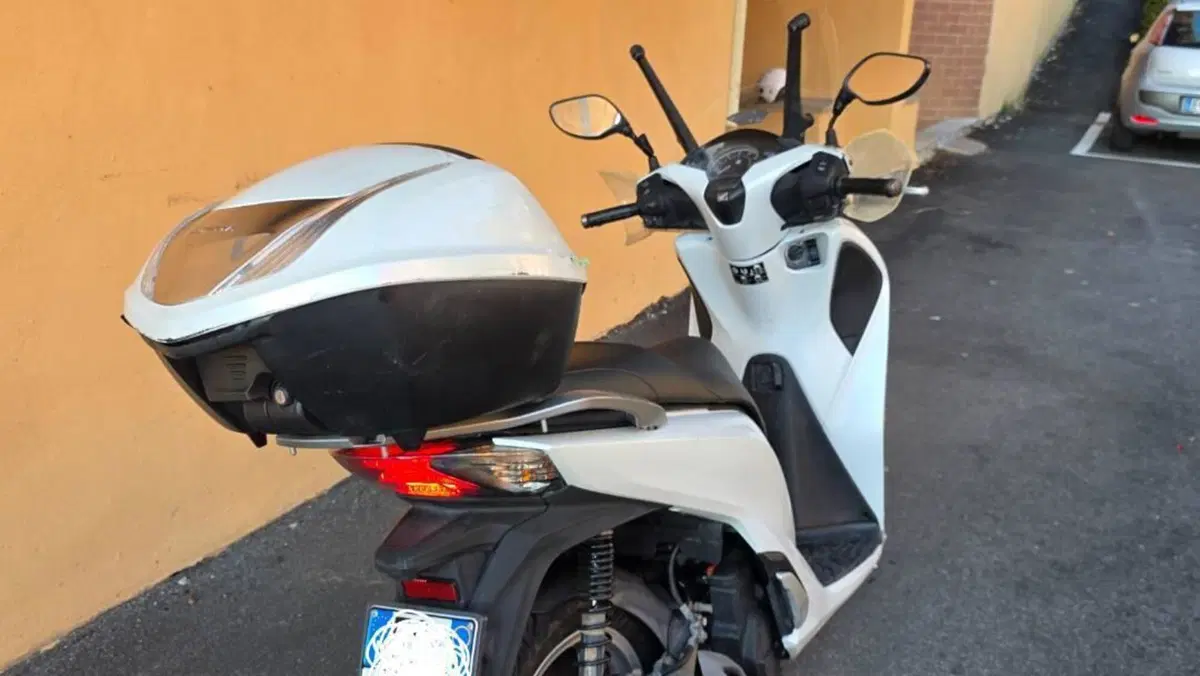Honda SH 150i (2017 - 19)  (2)