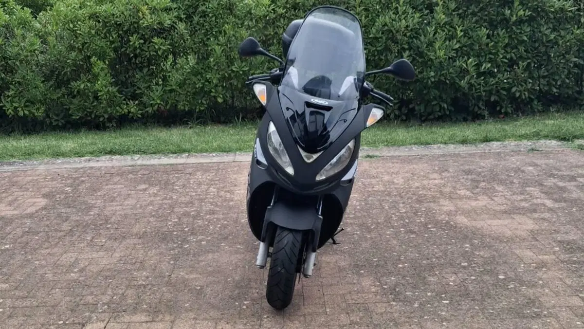 Malaguti Madison 200 S 4T  (2)