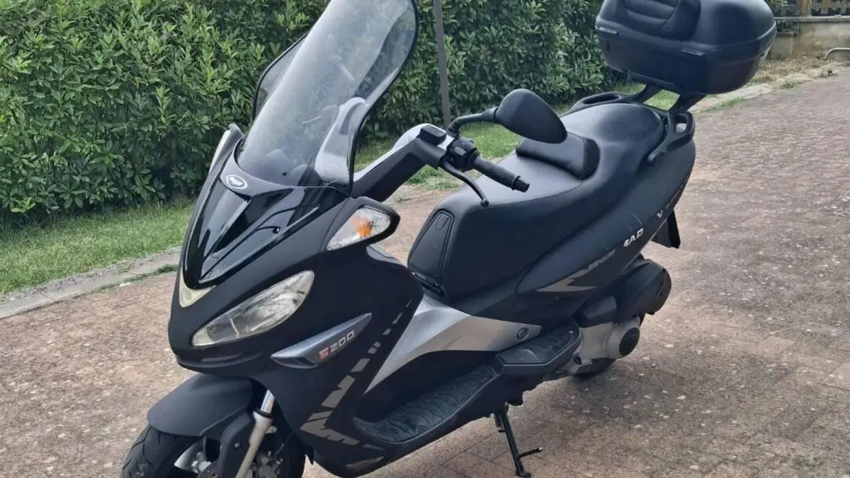 Malaguti Madison 200 S 4T  (4)