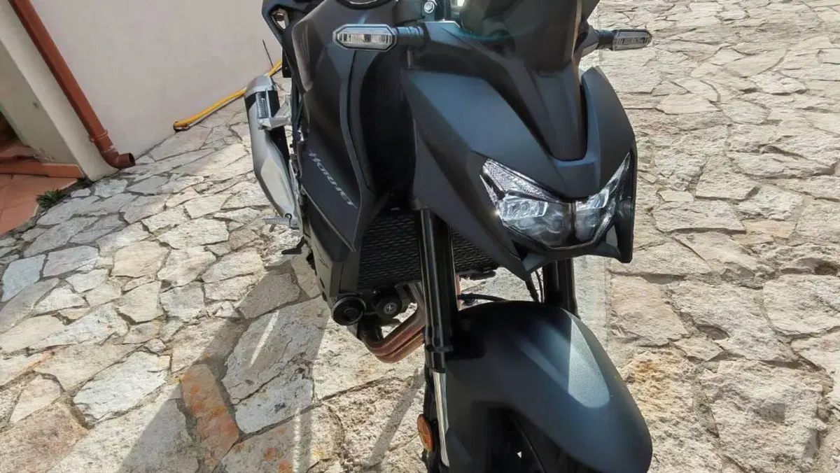 Honda CB 750 Hornet (2025)  (2)