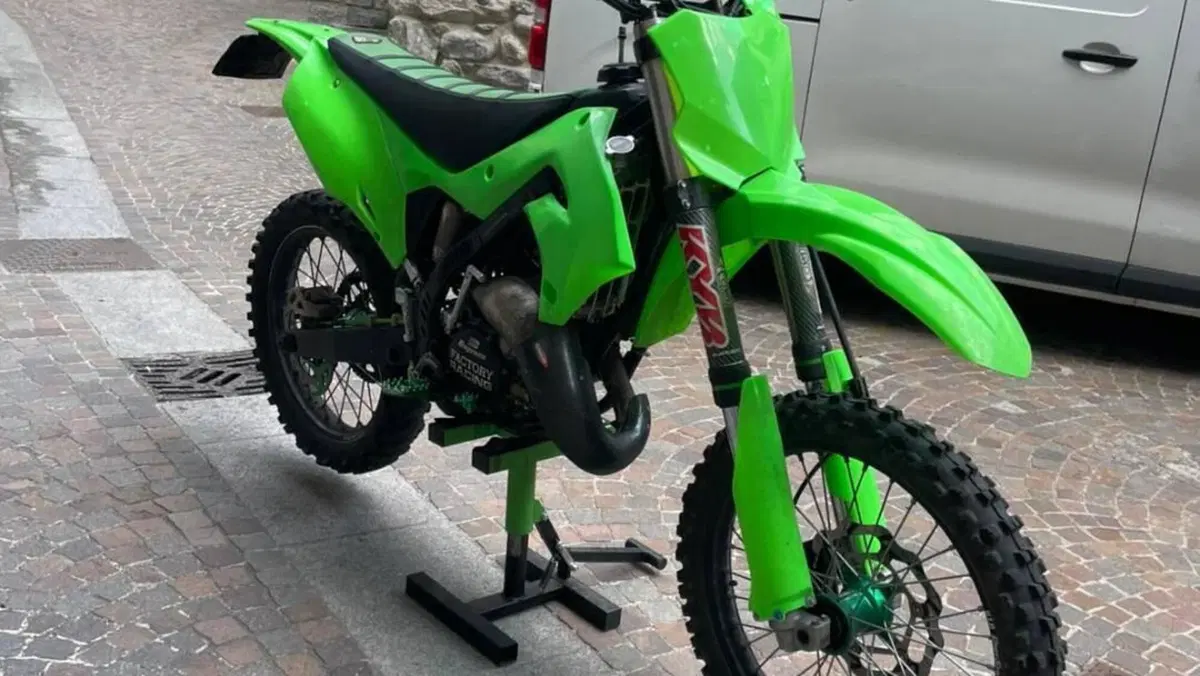 Kawasaki KX125 (2007)  (3)