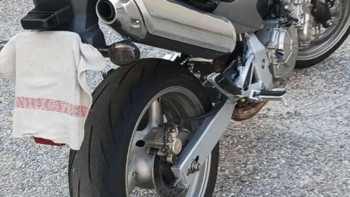 Honda Hornet 600 (2005 - 06)  (5)