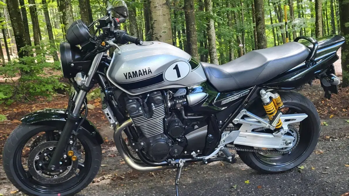 Yamaha XJR 1300 (2006 - 14)  (2)