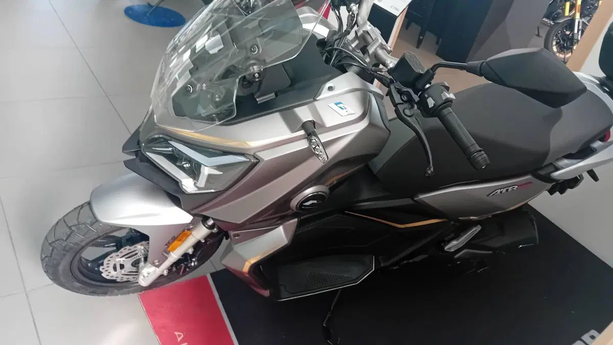 QJ Motor ATR 125 (2025 - 26)  (7)