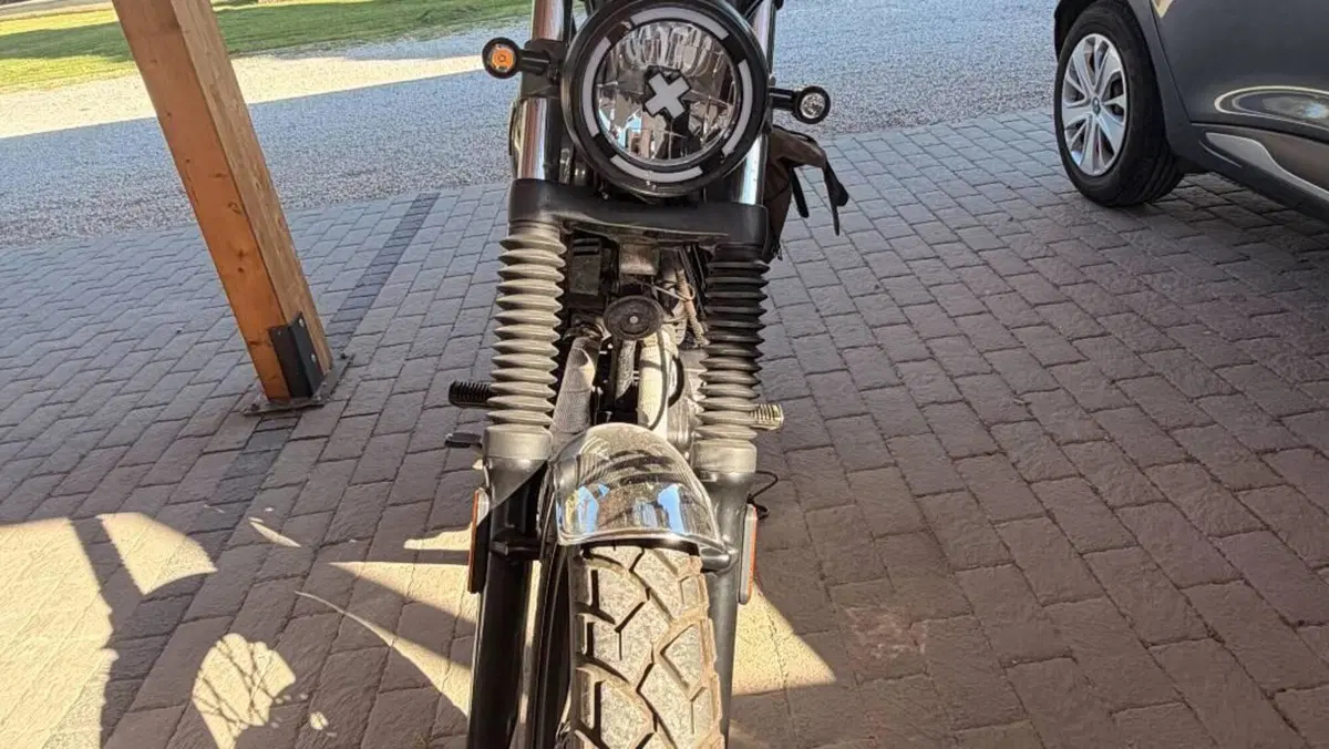 Brixton Motorcycles Cromwell 250 (2021 - 25)  (4)