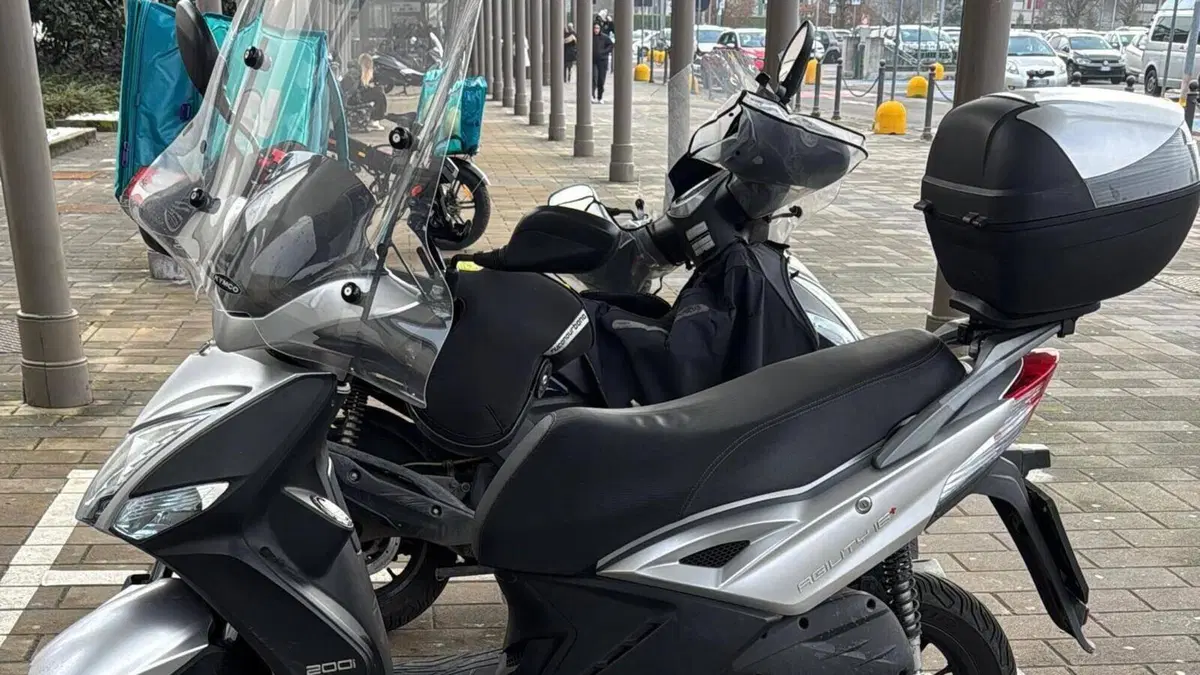Kymco Agility 200i R16 + (2014 - 17)  (2)