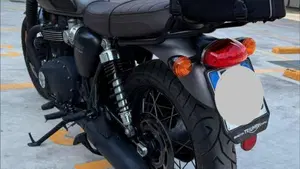 Triumph Bonneville T120 Black (2017 - 20)  (6)