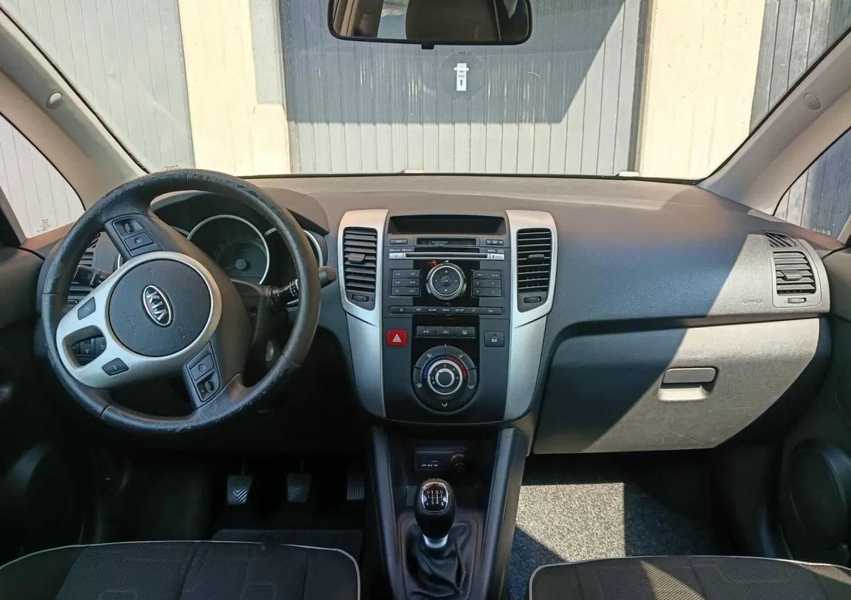 Kia Venga 1.4 CVVT LX Easy (13)