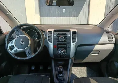 Kia Venga 1.4 CVVT LX Easy (13)