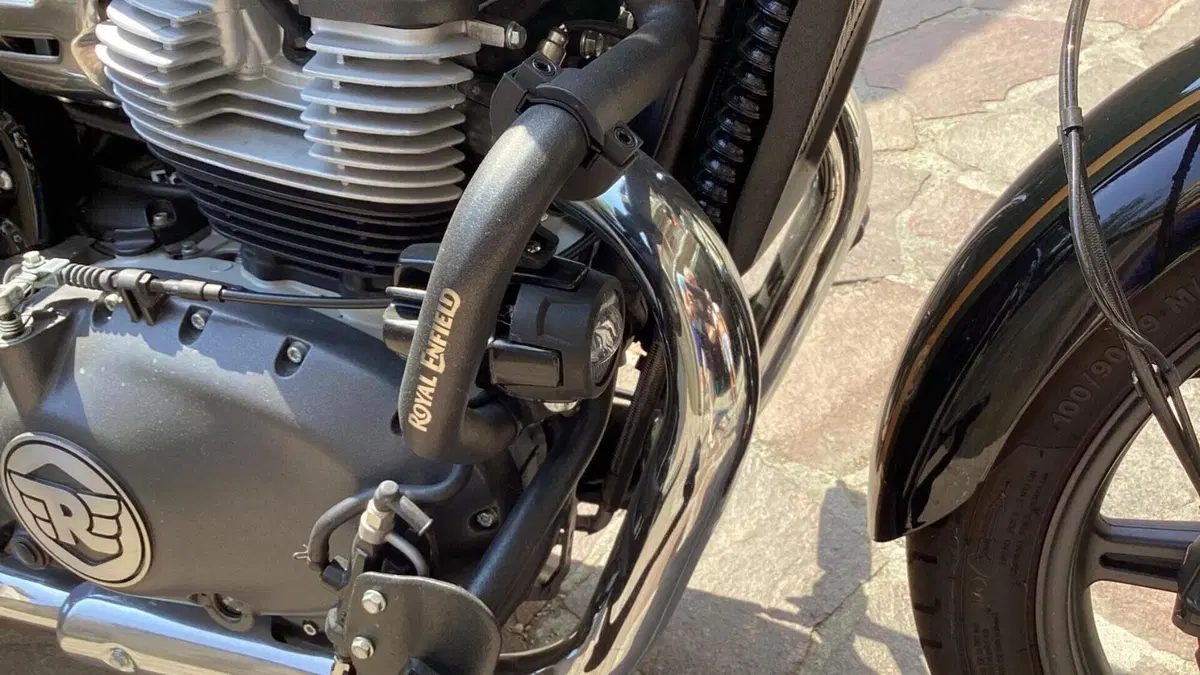 Royal Enfield Super Meteor 650 (2023 - 26)  (7)
