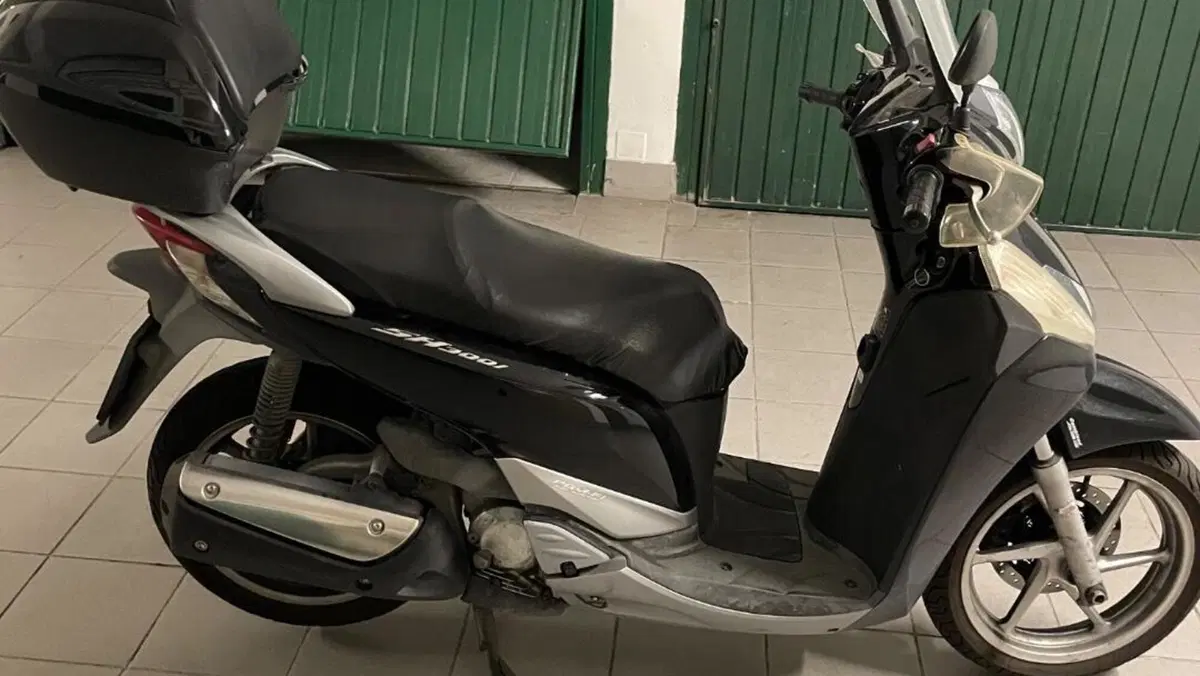 Honda SH 300 i ABS (2011 - 13)  (2)