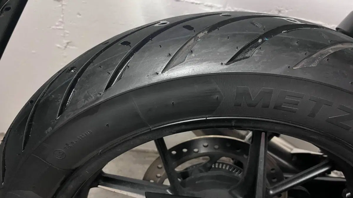 Triumph Street Twin 900 (2019 - 20)  (2)
