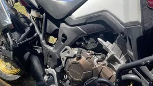 Honda Africa Twin CRF 1000L (2016 - 17)  (4)