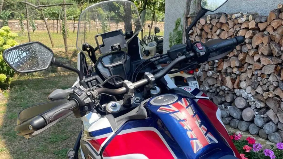Honda Africa Twin CRF 1000L (2016 - 17)  (11)