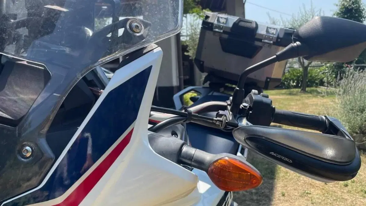 Honda Africa Twin CRF 1000L (2016 - 17)  (12)