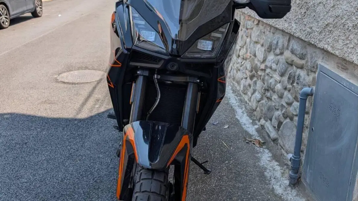 Moto Morini X-Cape 700 Gold Edition (2025 - 26)  (3)