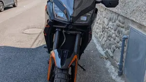 Moto Morini X-Cape 700 Gold Edition (2025 - 26)  (3)