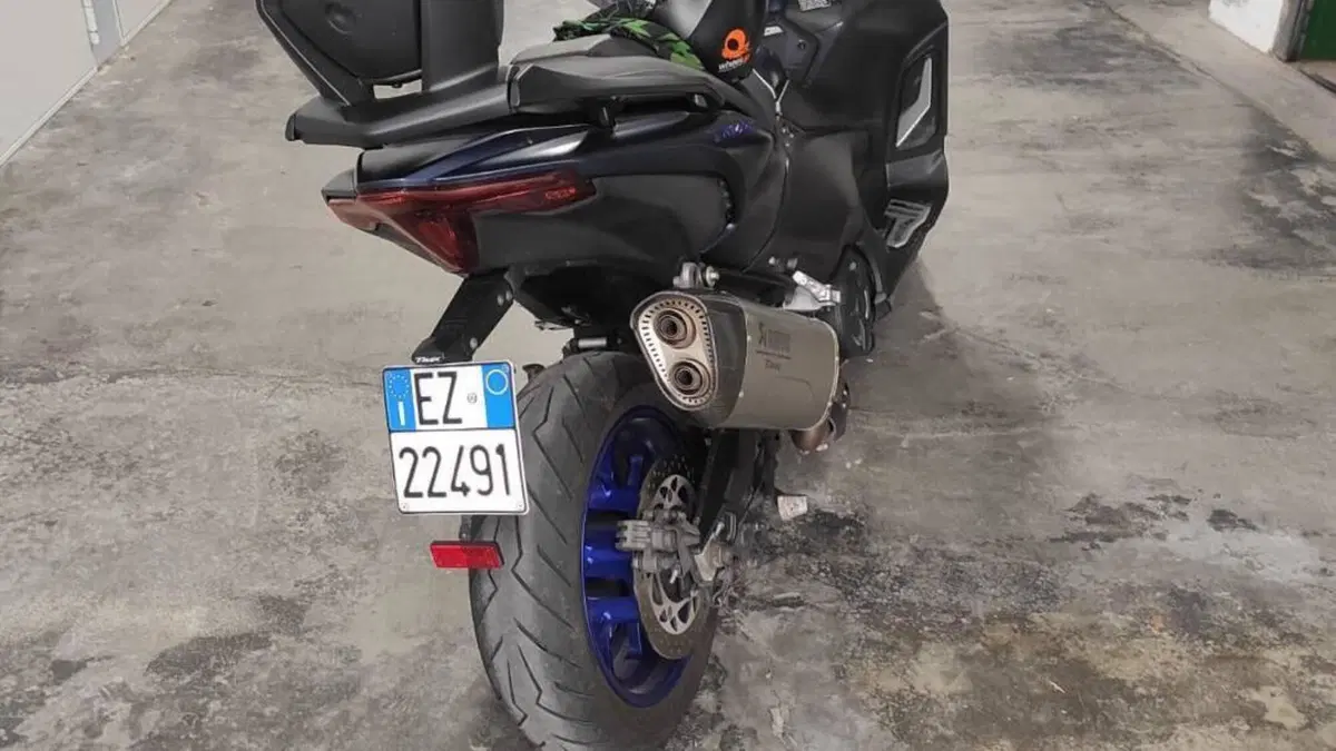 Yamaha T-Max 560 Tech Max (2022 - 24)  (2)