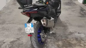 Yamaha T-Max 560 Tech Max (2022 - 24)  (2)