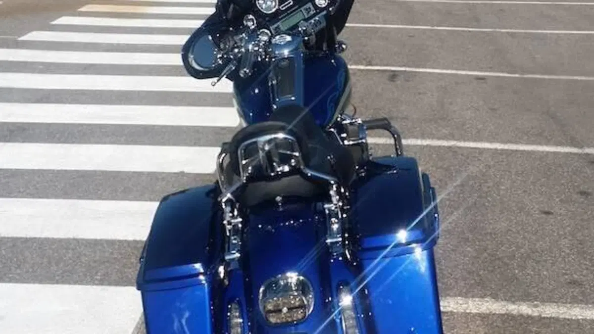 Harley-Davidson 1800 Street Glide (2010 - 11) - FLHXSE  (3)