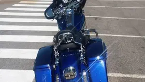 Harley-Davidson 1800 Street Glide (2010 - 11) - FLHXSE  (3)