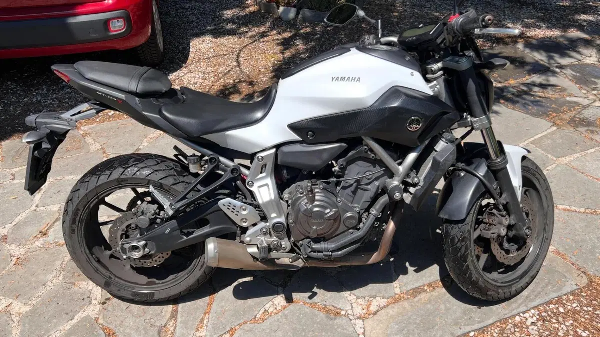 Yamaha MT-07 (2014 - 16)  (3)
