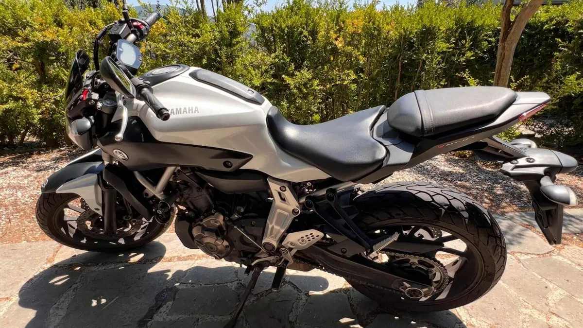Yamaha MT-07 (2014 - 16)  (2)