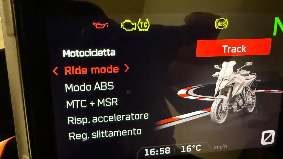 KTM 1290 Super Duke GT (2022 - 25)  (9)