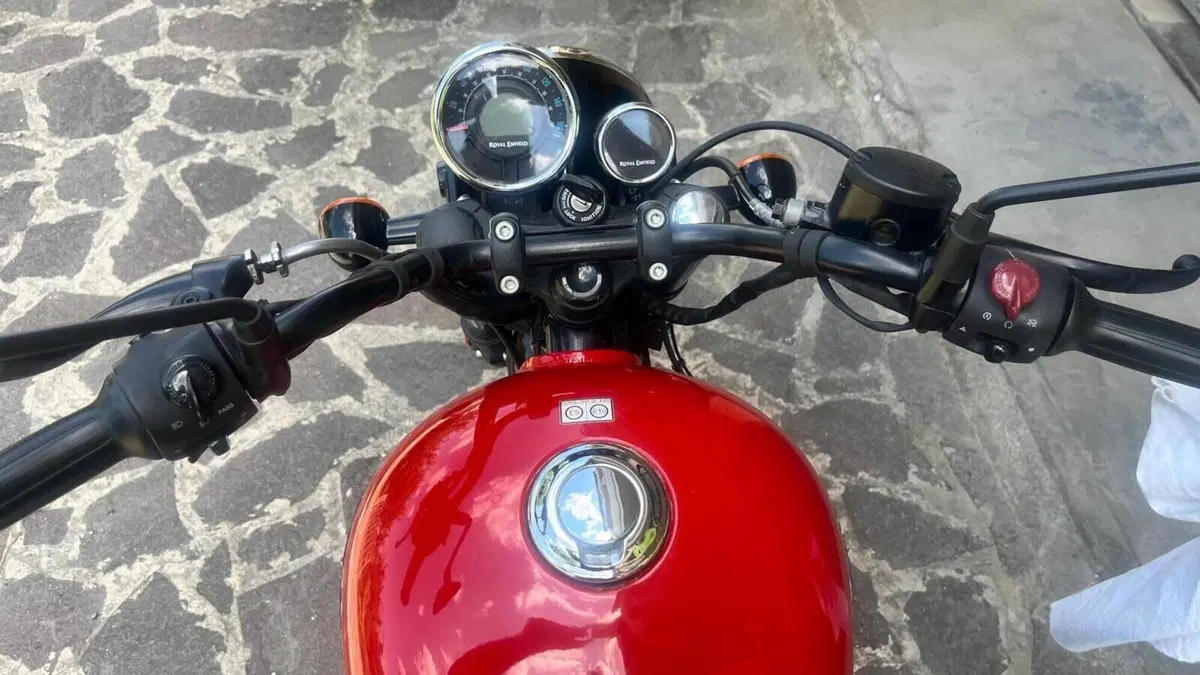 Royal Enfield Meteor 350 (2021 - 26)  (8)