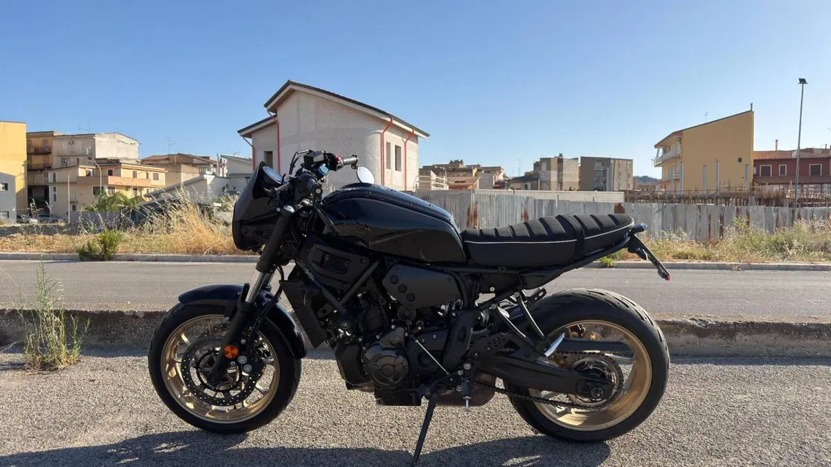 Yamaha XSR 700 (2022 - 26)  (2)