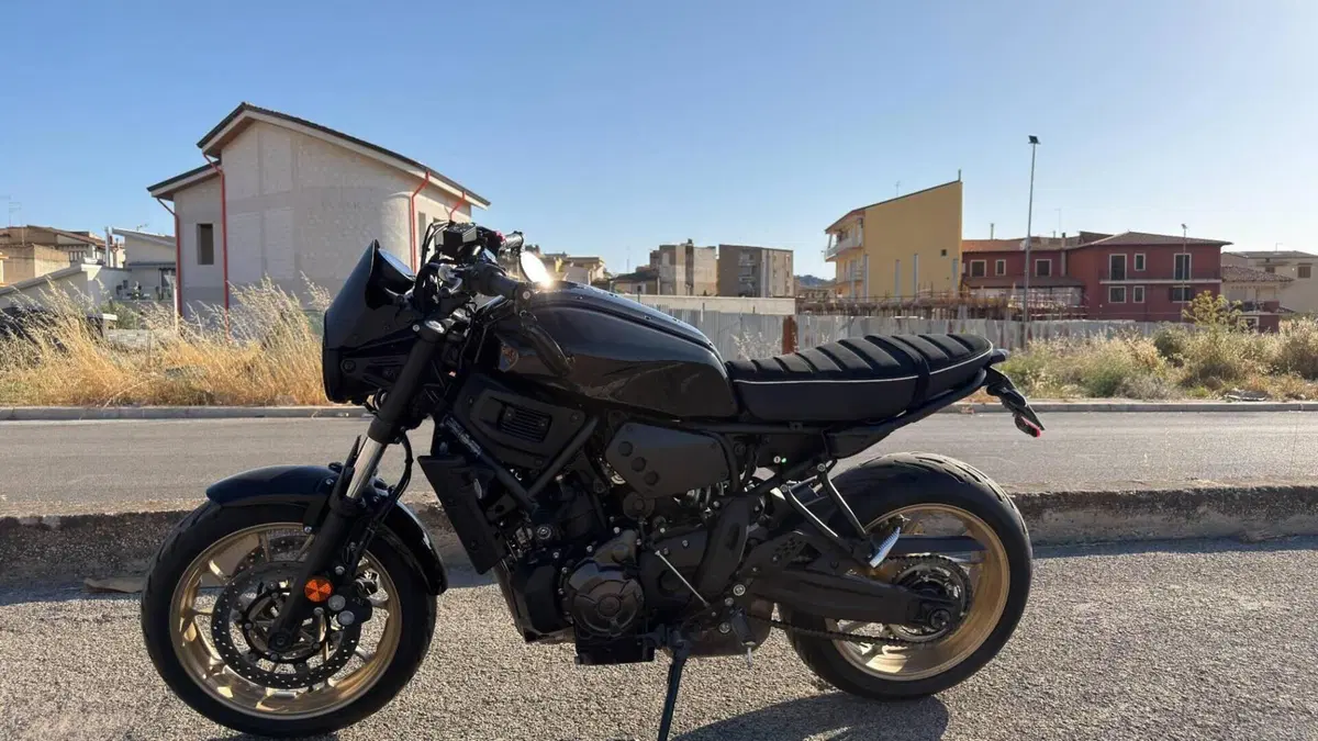 Yamaha XSR 700 (2022 - 26)  (9)