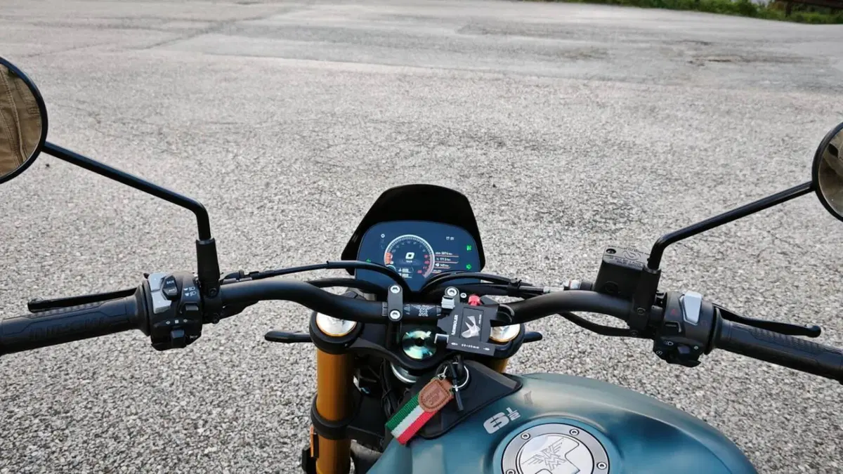 Moto Morini SEIEMMEZZO SCR (2022 - 26)  (5)