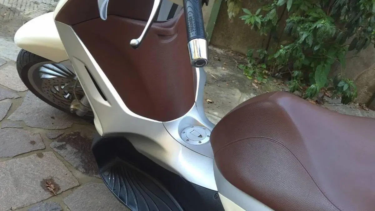 Piaggio Beverly 300 i.e. (2010 - 16)  (11)
