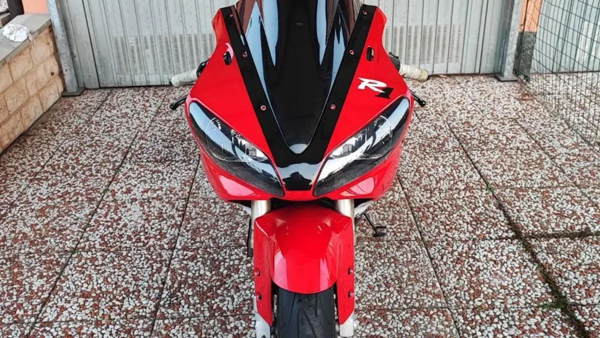 Yamaha YZF R1 (2000 - 01) 