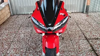 Yamaha YZF R1 (2000 - 01) usata
