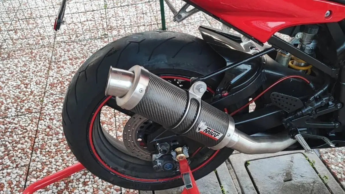 Yamaha YZF R1 (2000 - 01)  (4)
