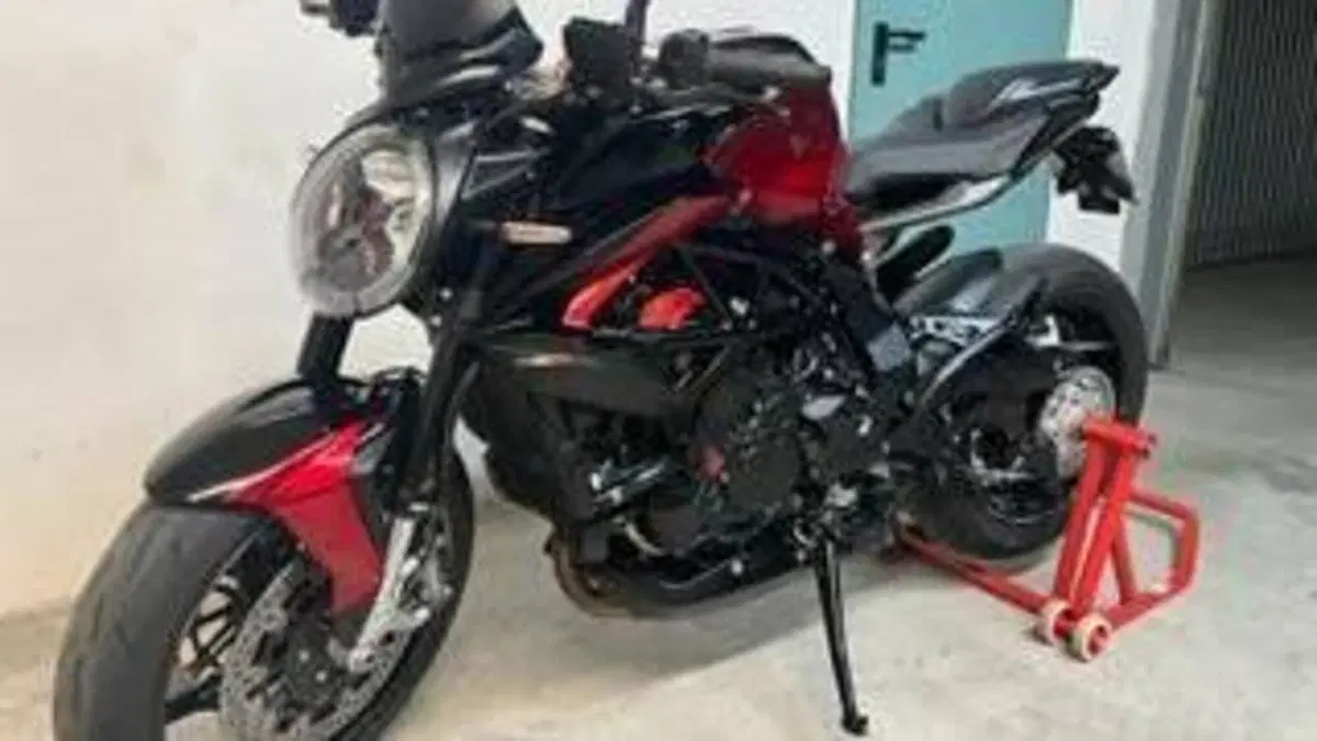 MV Agusta Brutale 800 RR (2021 - 25)  (5)