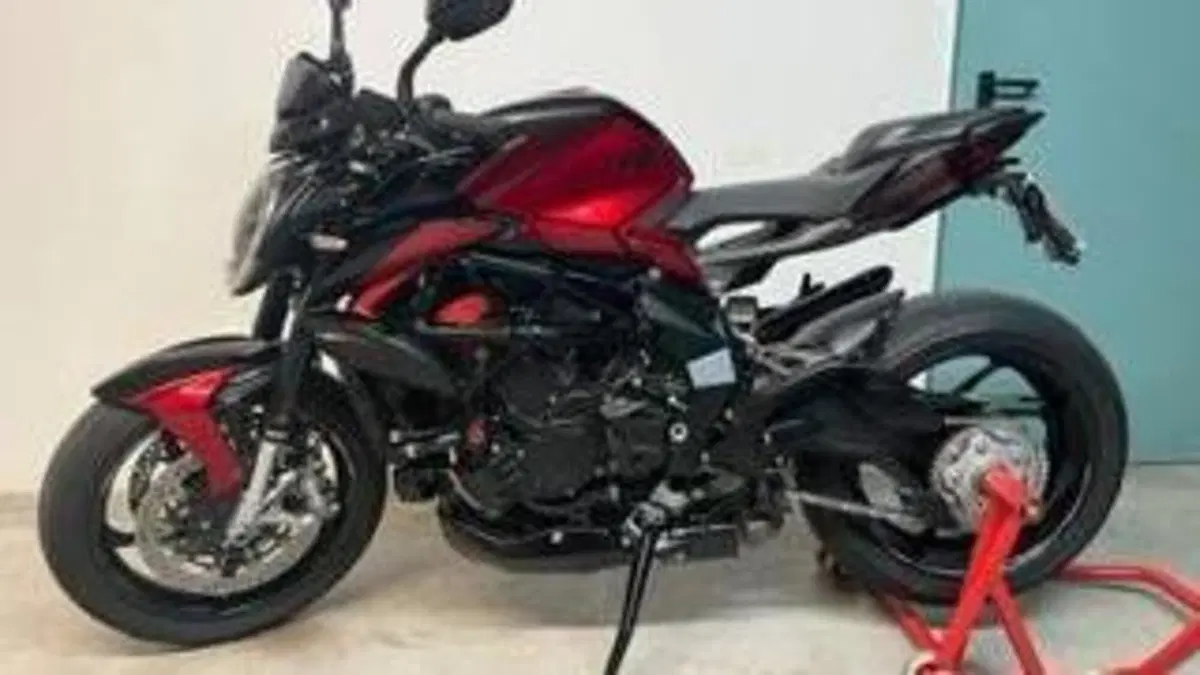 MV Agusta Brutale 800 RR (2021 - 25)  (6)