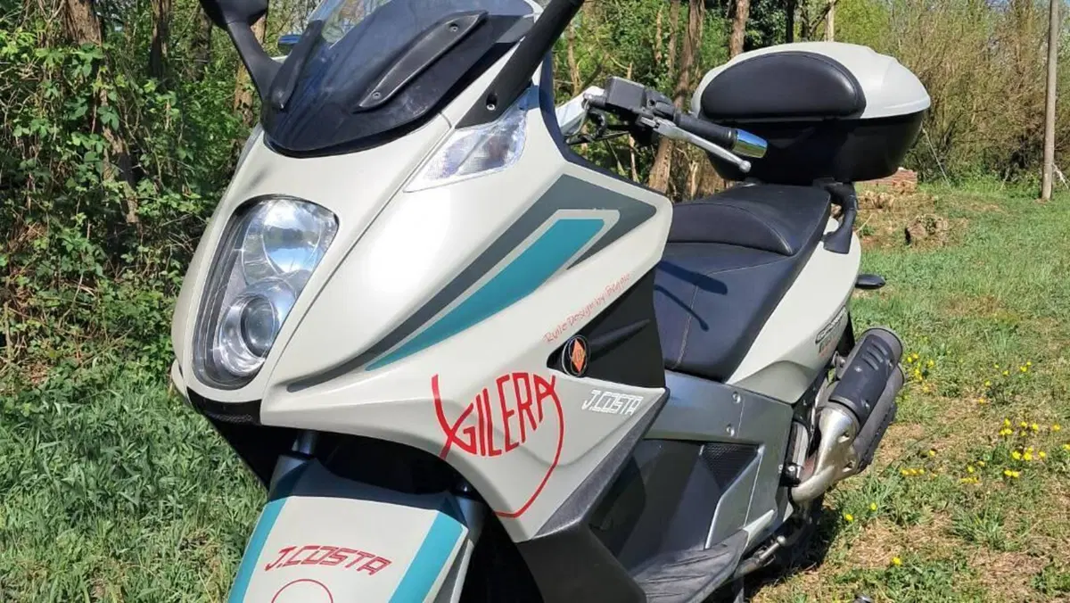 Gilera GP 800  (8)